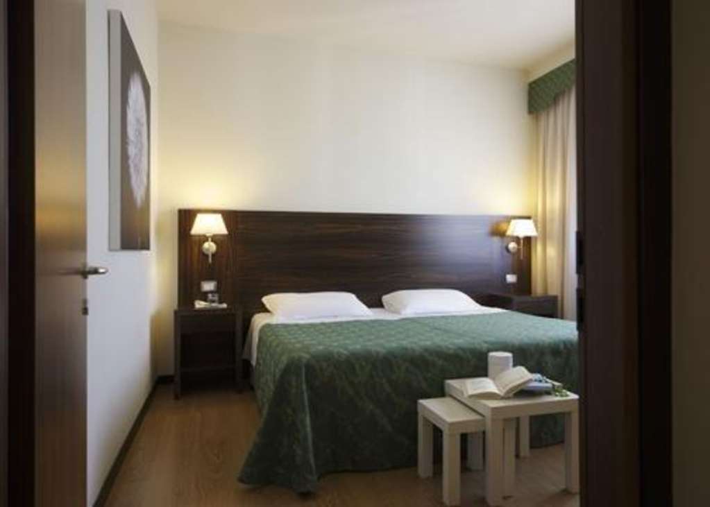 Hotel Delfino Venezia Mestre Ruang foto